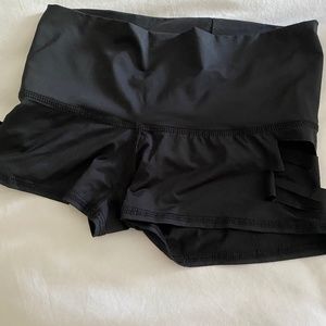 Teeki hot yoga shorts